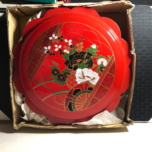 vintage Japanese  lacquerware covered lidded serving   tray 10” dia. - Picture 5 of 9